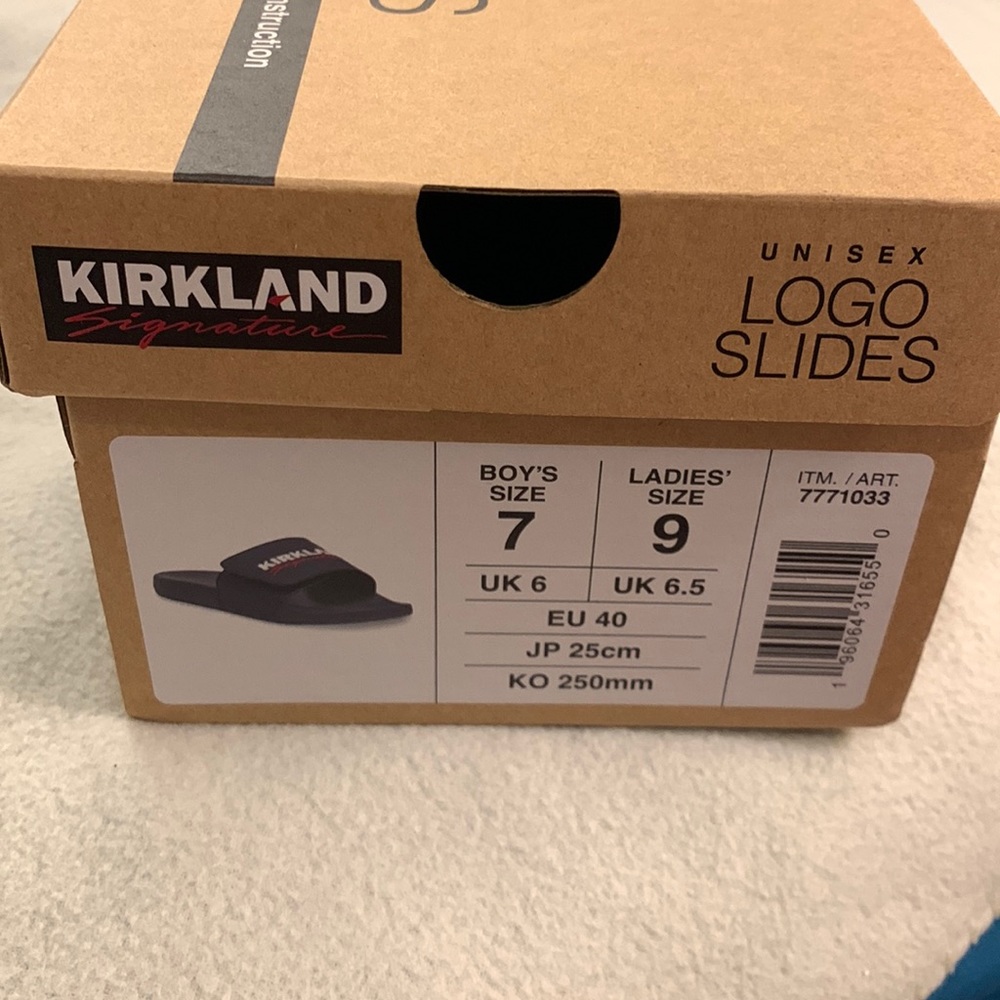 Kirkland unisex logo slides